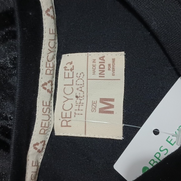 🆕 Recycle threads what we safe crop top - Picture 5 of 6